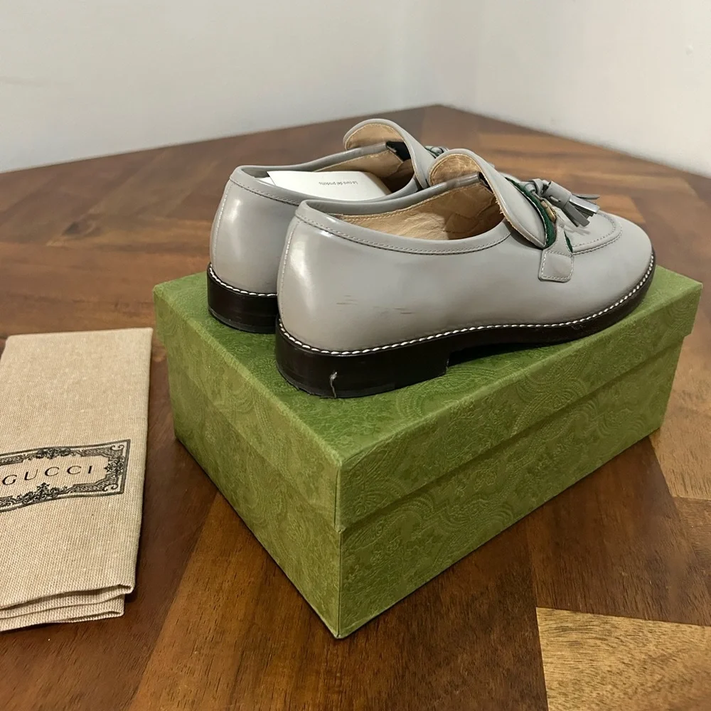 Gucci Light Gray Loafers with Tassels - Picture 5 of 5